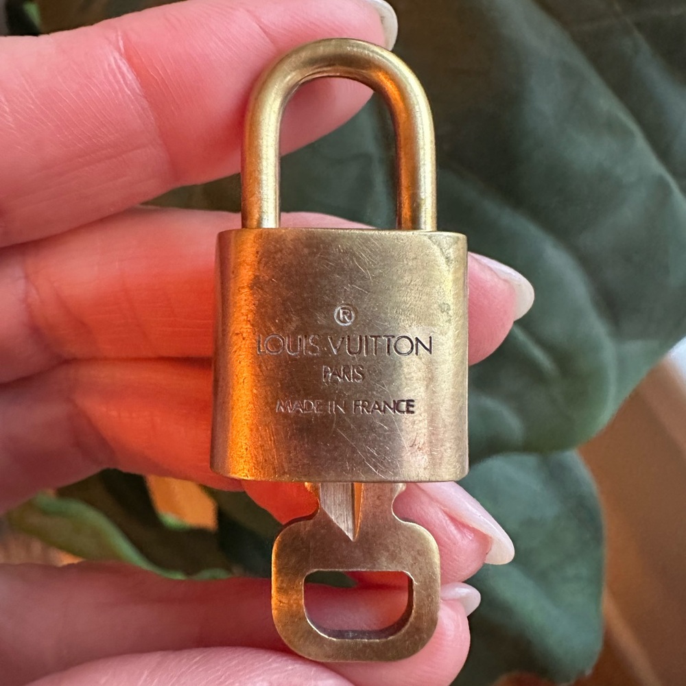 Louis Vuitton Brass Padlock with Key - 301 - Picture 4 of 5